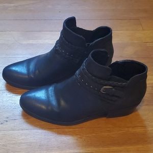 bare traps giles bootie